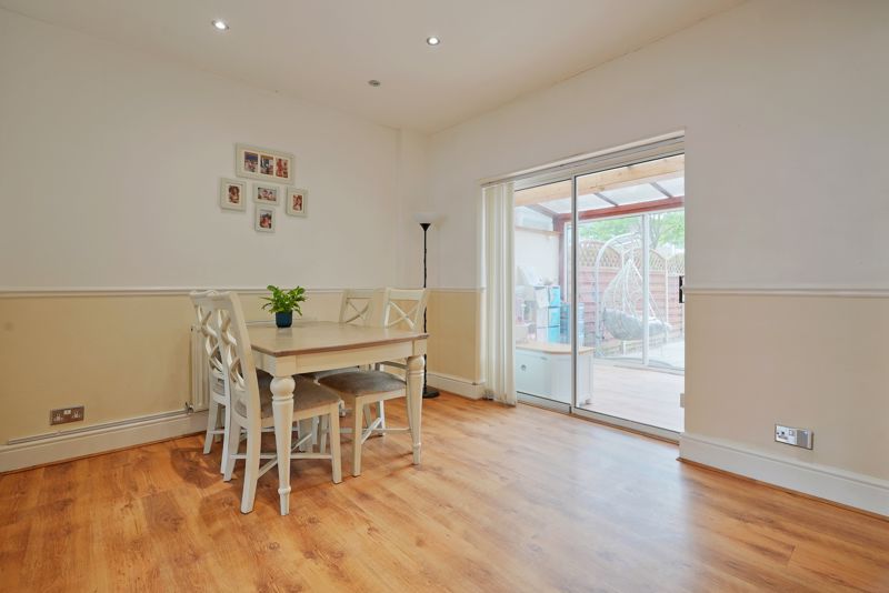 Main Avenue Totley Rise